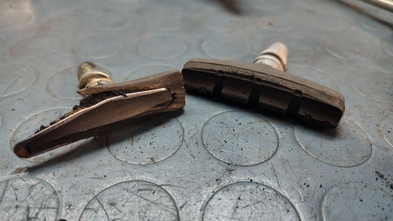 Pattini freni usurati Pattini freni v-brake usurati